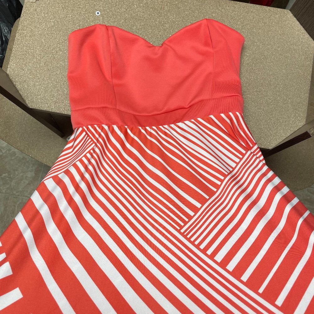 Bailey Girl Strapless maxi dress in size L color is coral and white stripes